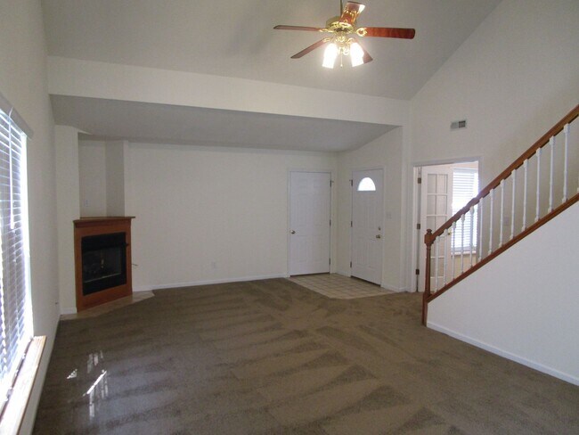 Building Photo - 1704-1706-1706 Juniper Dr