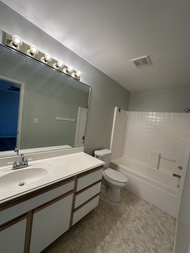 Building Photo - 347 Stone Hill Dr