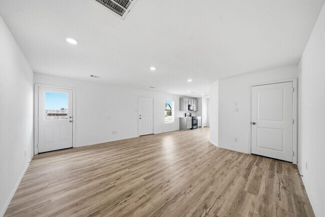 Foto del edificio - 26726 Wilderye Cv Ln