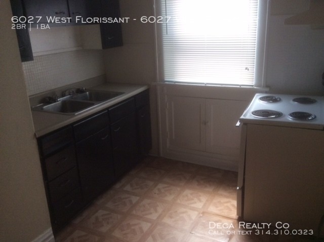 Building Photo - 2 Bedroom Apartment