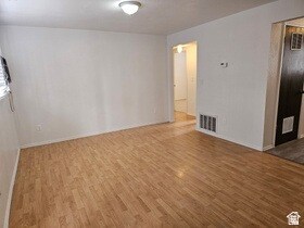 Foto del edificio - 215 N 400 W
