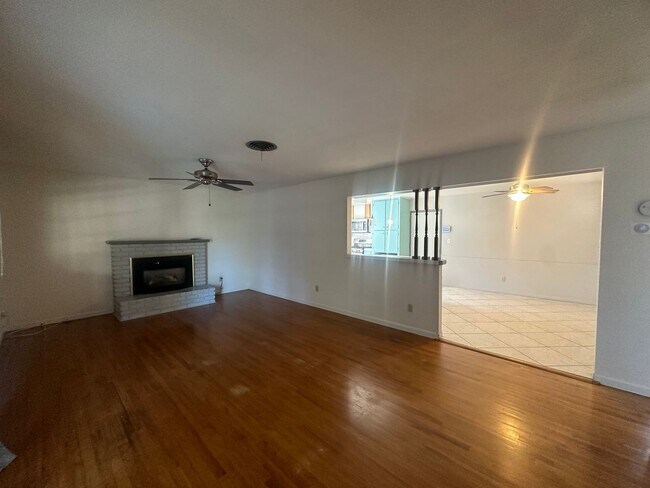 Foto del edificio - 925 Ventura Dr