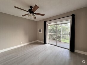 Building Photo - 55 Kingswood E