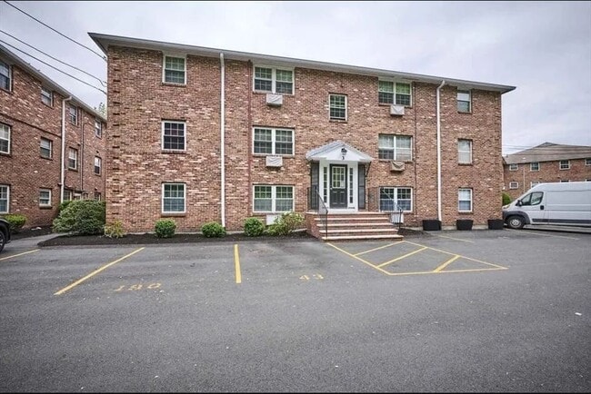 Building Photo - 3 Colonial Village Dr