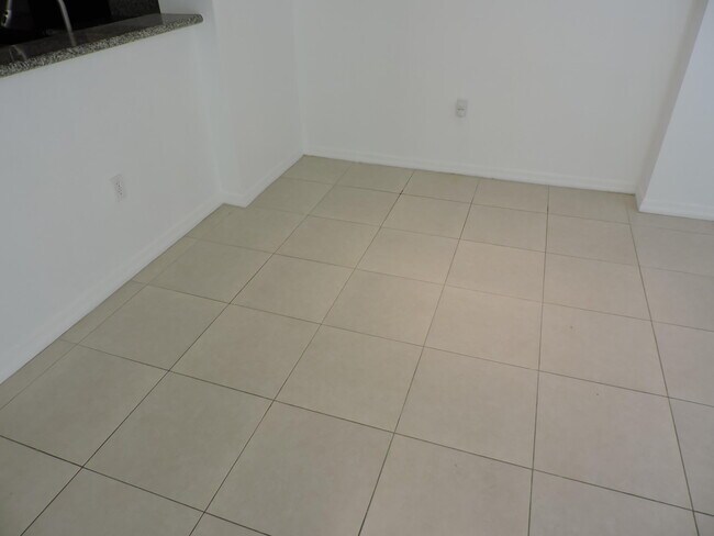 Building Photo - 4903 Midtown Ln