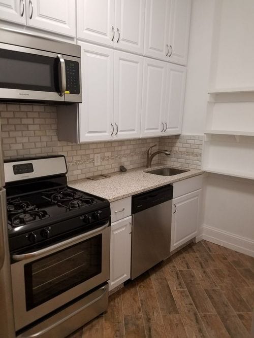 Foto del edificio - 216 E 31st St