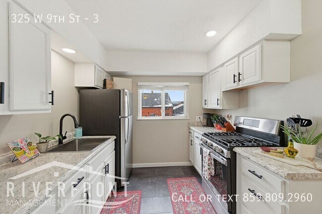 Foto del edificio - 325 W 9th St