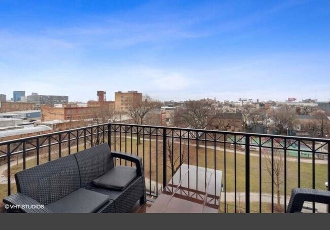 Foto del edificio - 1600 S Jefferson St