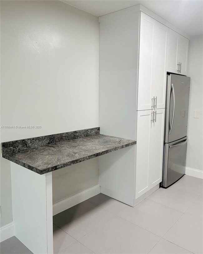 Building Photo - 1835 Scott St