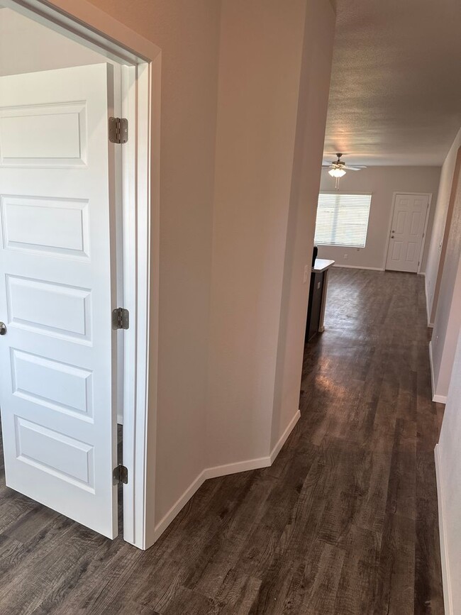 Foto del edificio - *Pre-leasing* NEW Three Bedroom | Two Bath...