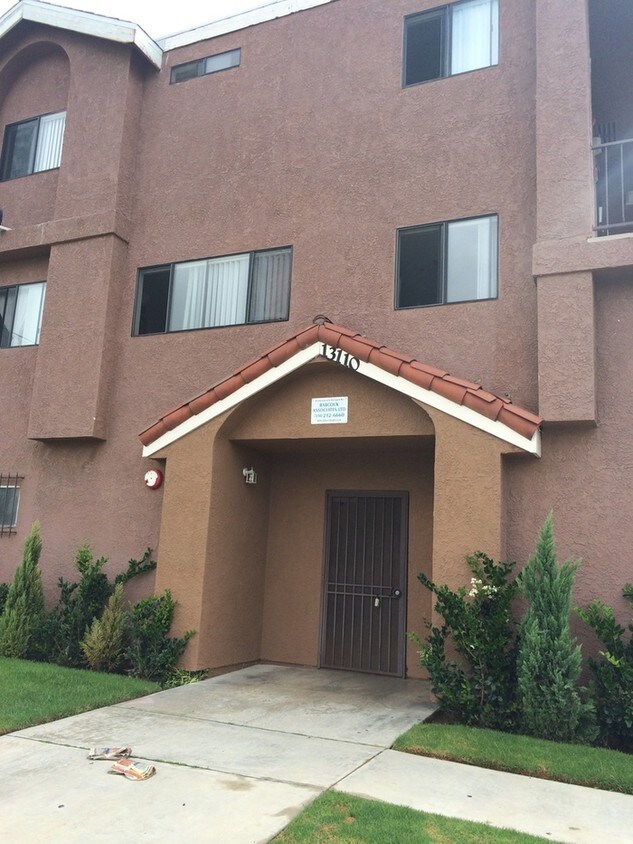 13110 Florwood Ave Unit 7, Hawthorne, CA 90250 Apartment for Rent in Hawthorne, CA
