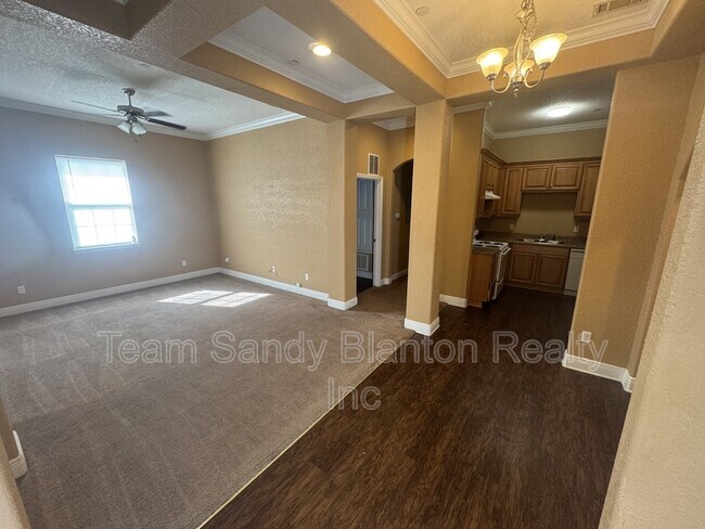 Foto del edificio - 7071 Lake Joanne Dr