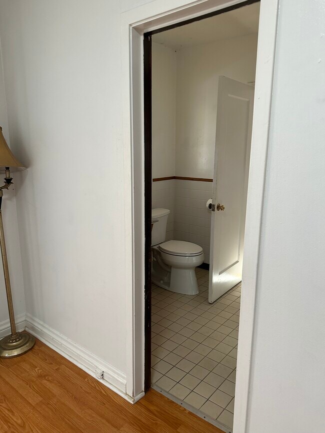 bath room - 428 Boynton Ave
