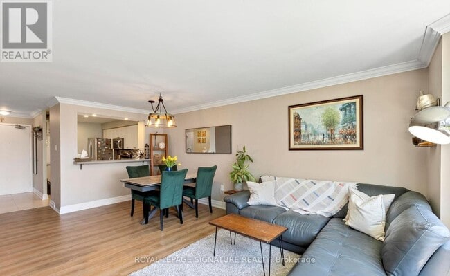 Building Photo - 3845-3845 Lake Shore Blvd W