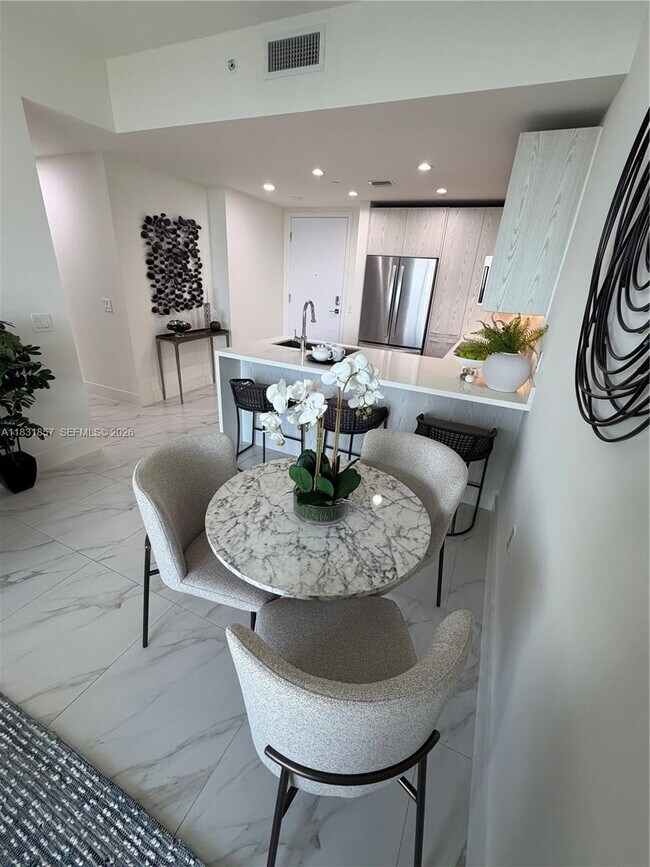 Foto del edificio - 2000 Metropica Wy