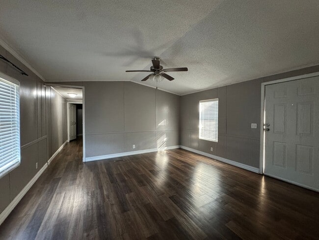 Building Photo - Awesome Rental in Walker, LA