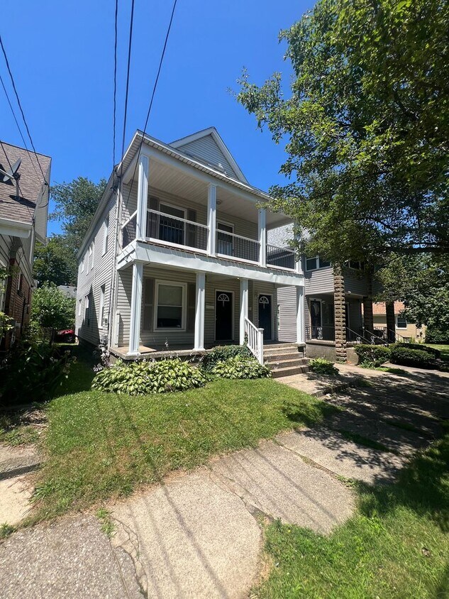 Primary Photo - 454-56 W 2ND