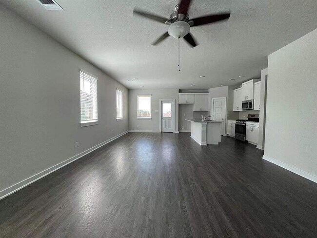 Foto del edificio - 110 Dedina Dr