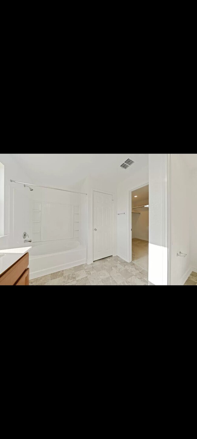 Building Photo - 3218 Comanche Crossing