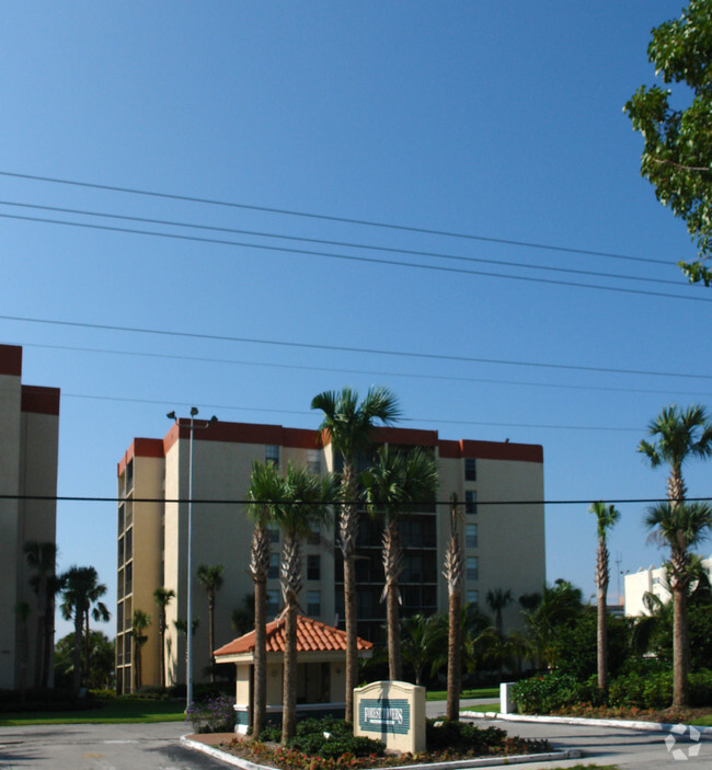 Foto del edificio - Nautilus Apartments