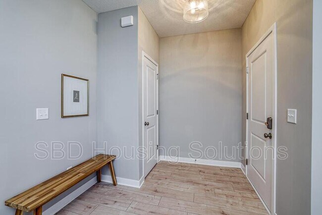 Building Photo - 27430 E Oak View Dr