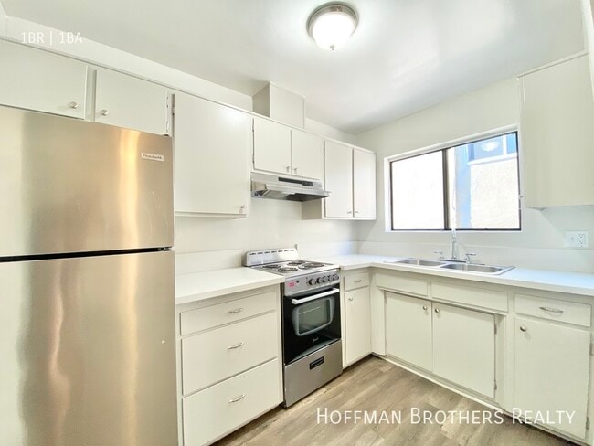 Foto del edificio - 981 Elden Ave