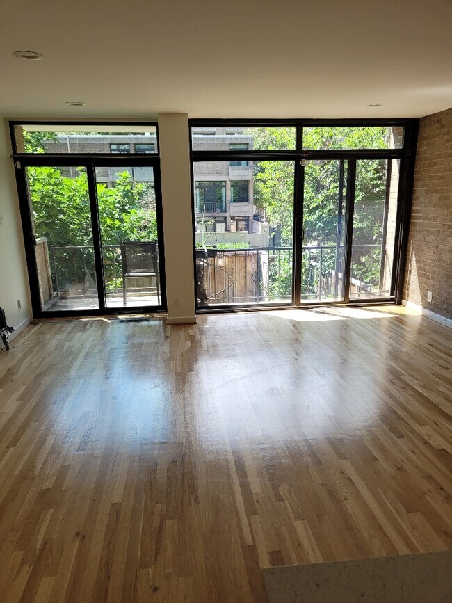 Building Photo - 220 M St SW