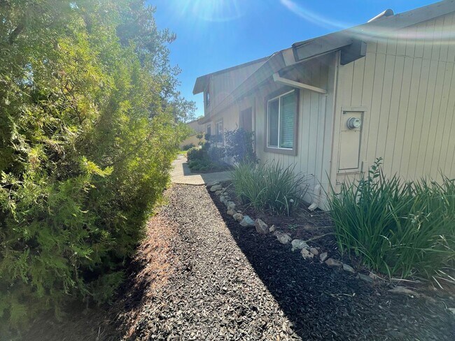 Foto del edificio - El Dorado Hills Condo
