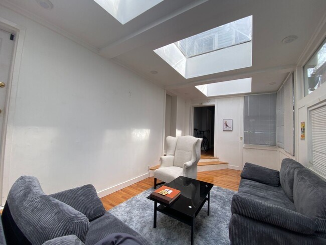 Foto del edificio - 105 Howe St