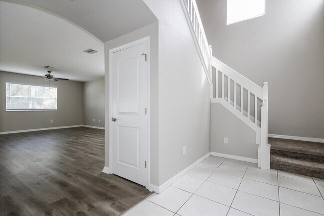 Building Photo - 1425 Delano Trent St