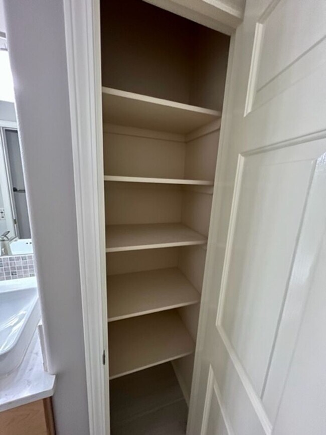 Foto del edificio - Updated 3 Bedroom Condo!