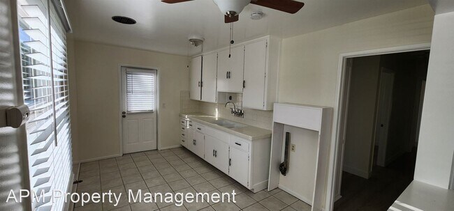 Building Photo - 3 br, 2 bath House - 14343 Cabrillo Ave