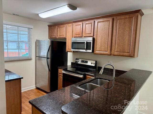 Foto del edificio - 1348 Green Oaks Ln