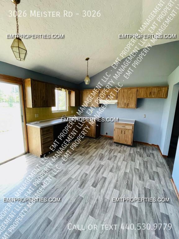 Building Photo - Meister, 3026