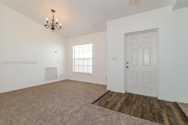 Foto del edificio - 2831 SE Hutchings Ave