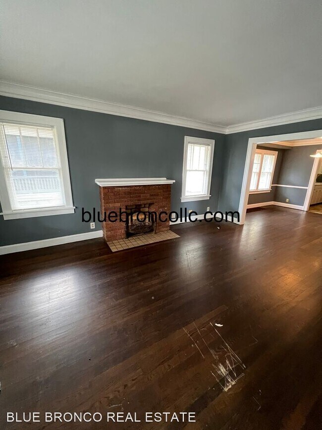 Building Photo - 2 br, 1 bath House - 1942 E 71st Terrace