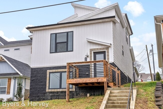 Building Photo - 3 br, 2 bath House - 76 West High Street