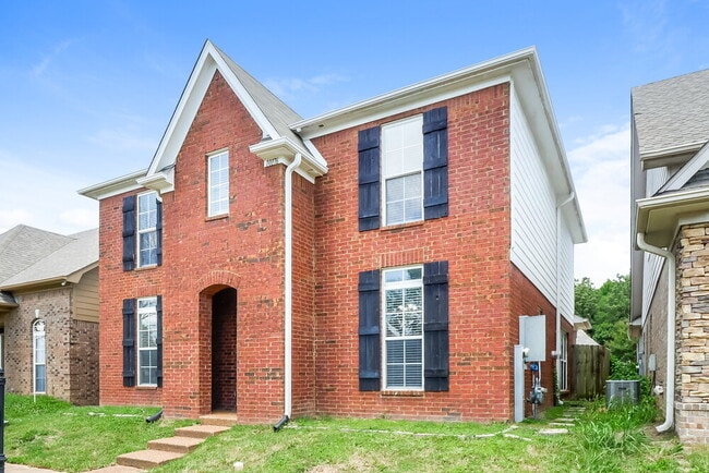 Building Photo - 10176 Evening Hill Dr