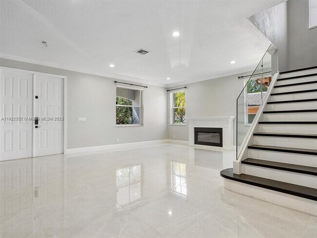 Building Photo - 1175 Peregrine Way