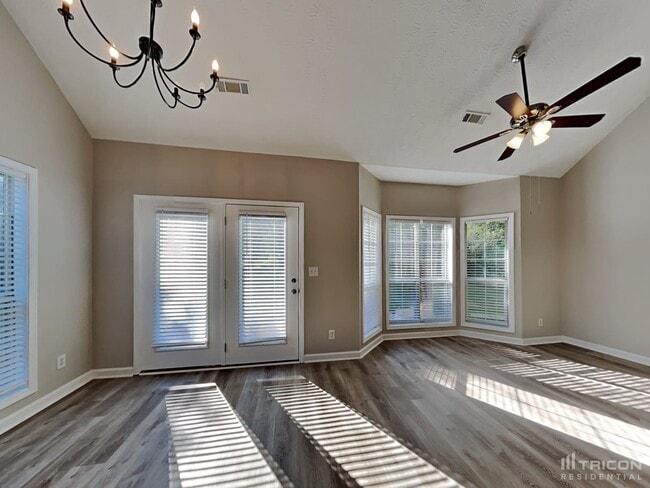 Building Photo - 150 Woodlake Dr