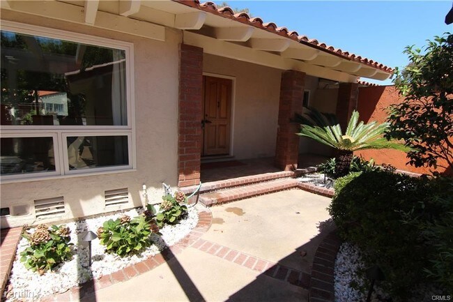 Building Photo - 4 br, 2.5 bath House - 316 Otero