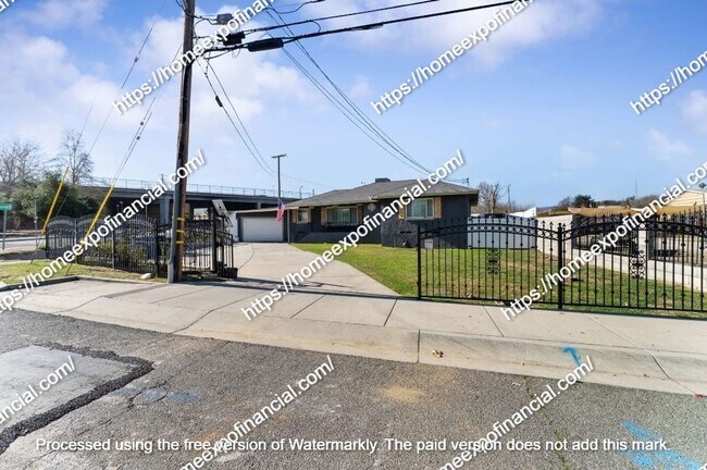 Building Photo - Nice House For Rent