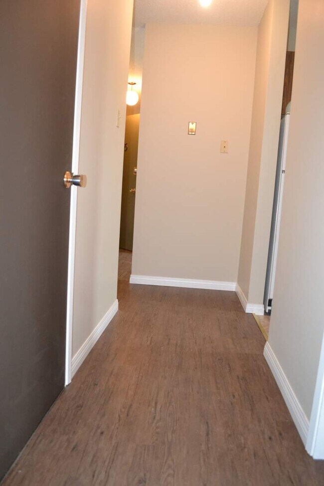 Photo du bâtiment - Lakeview Manor