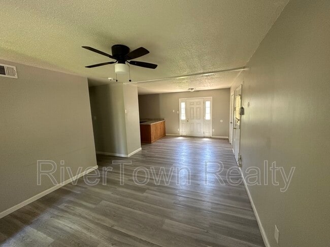 Foto del edificio - 2895 Briarwood Dr