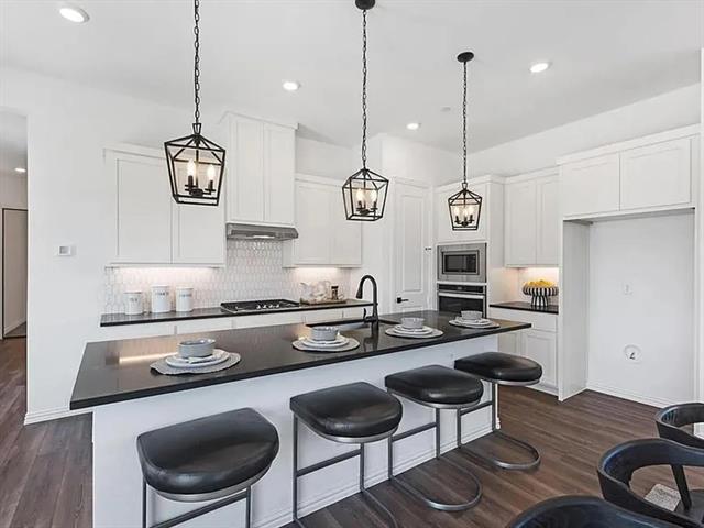 Foto del edificio - 6200 King's Path