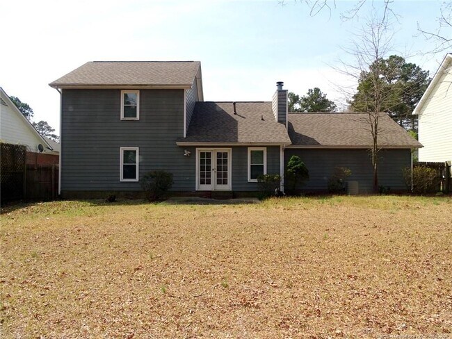 Foto del edificio - 521 Old Farm Rd