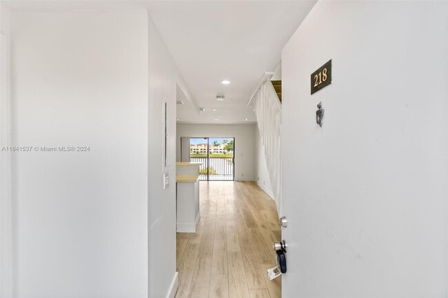 Building Photo - 5200 NW 31st Ave