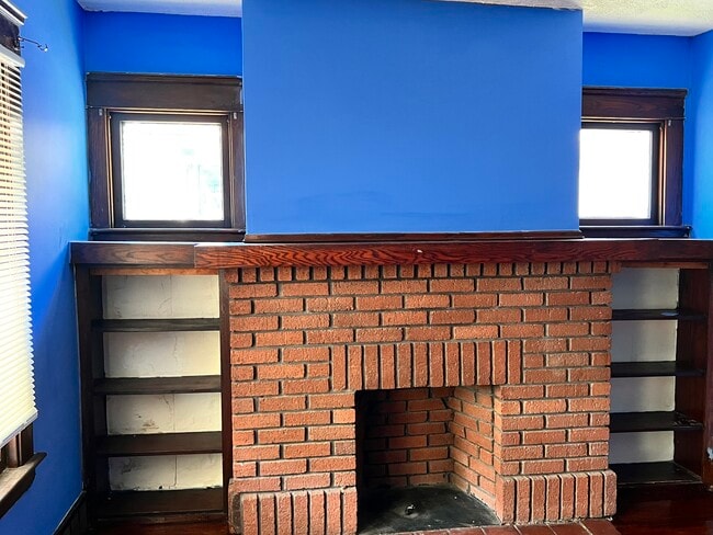 Foto del edificio - 2689 E 127th St
