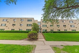 Building Photo - 700 McKinley Ave