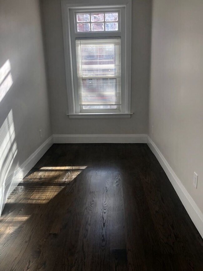 Foto del edificio - Beautiful 4 Bed 2 Bath in Brookline available 9/1
